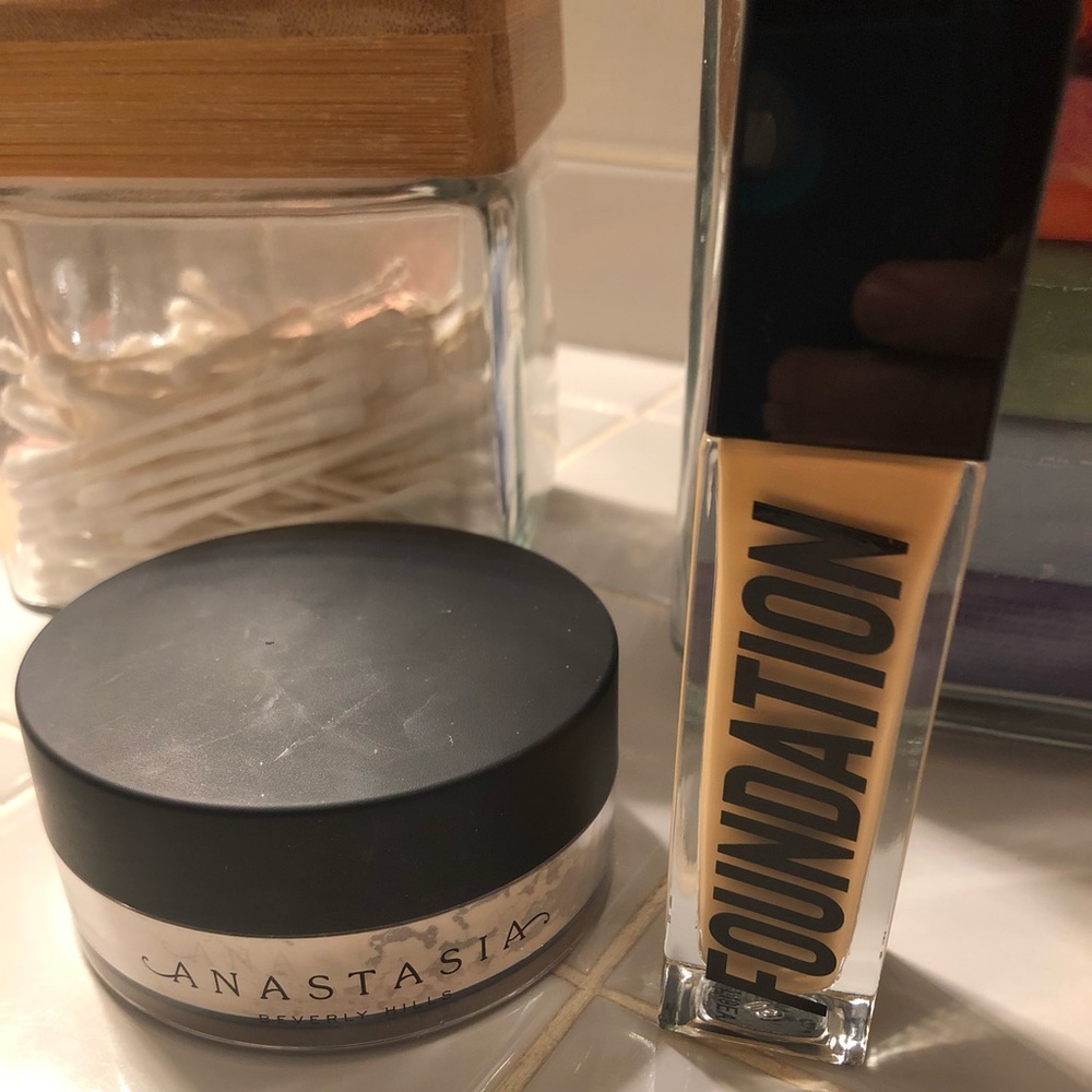 Anastasia Foundation and Blending Powder